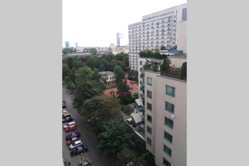 W samym Centrum na Grzybowskiej Warszawa Zewnętrze zdjęcie